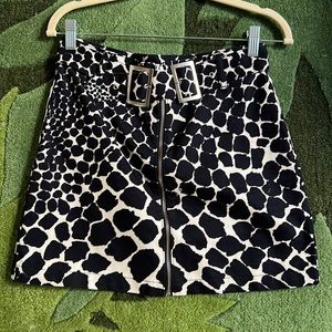 TOPSHOP 🖤 BLACK PRINT SKIRT